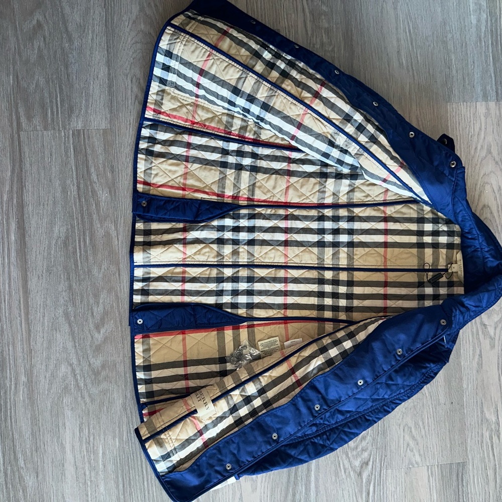 Burberry Quilted Navy Blue Jacket with Signature Check Trim - Picture 6 of 6